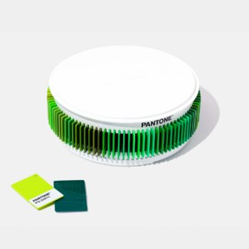 Pantone Plastic Chip set Green with loose green plastic standards