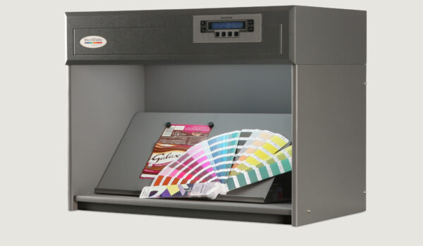 Packaging inside colour assessment cabinet