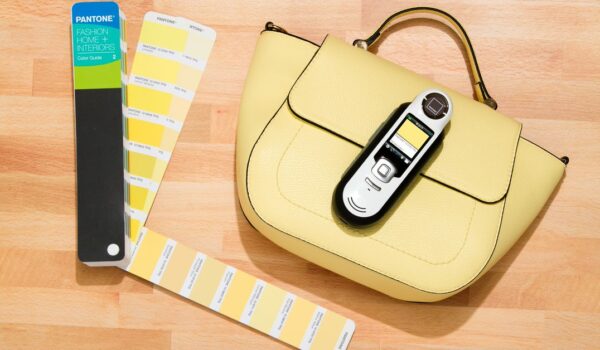 Pantone Colour guide capsure and handbag