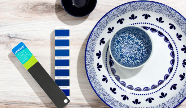 Fashion, home and interior Colour guide with plates